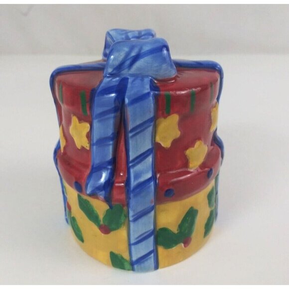 The Main Ingredient Round Christmas Present 3.25" Salt & Pepper Shakers - Picture 9 of 13